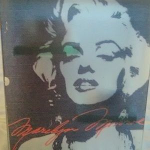 Marylin Monroe candle holder